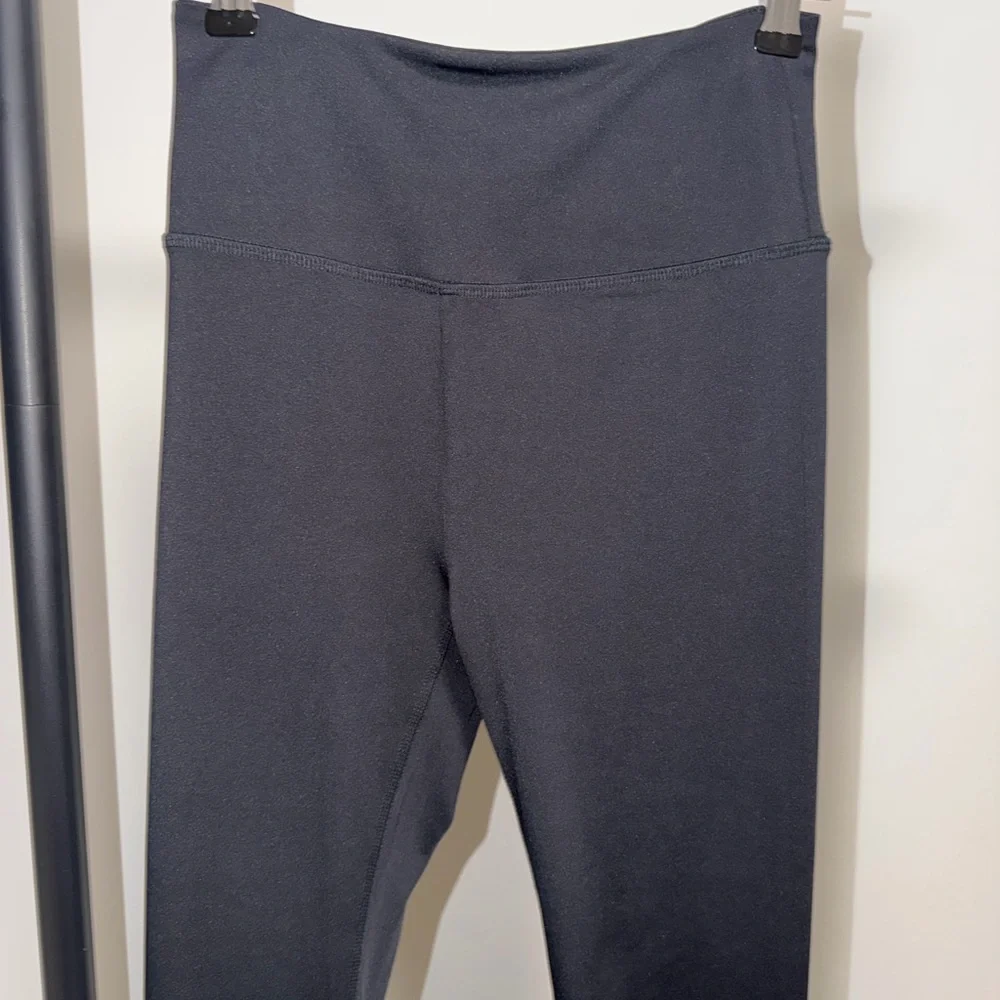 NWT |Lou & Grey Signature Softblend Black High Rise Leggings | Size XS - Picture 3 of 7